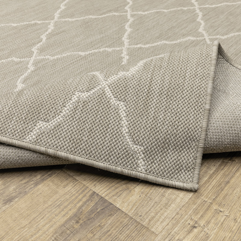 Tapis intérieur / extérieur gris Mckenny, Tapis de couloir de 1 pi 10 po x 7 pi 3 po