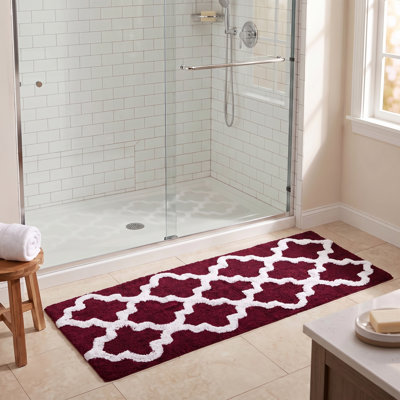 Tapis de salle de bain en coton 24 po x 60 po avec motif de treillis et base antidérapante Freida - lavable à la machine