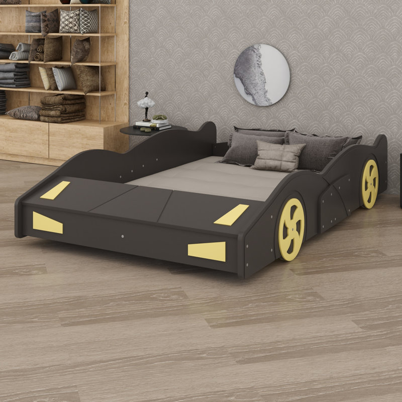 Cadre de lit plateforme en forme de voiture de course peu encombrante, roues décoratives et espace de rangement polyvalent