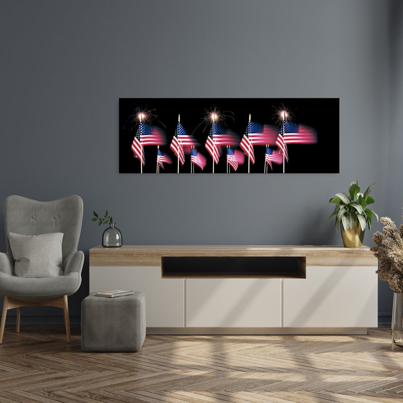 «Us Flags And Fireworks», art mural traditionnel, H 16 po x l 48 po