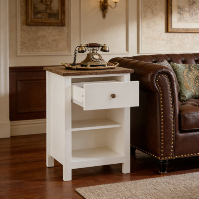 Ensemble de 2 tables de chevet Farmhouse avec station de charge, table de chevet avec tiroir et tablette ouverte pour le rangement dans la chambre à coucher, finition blanche moderne