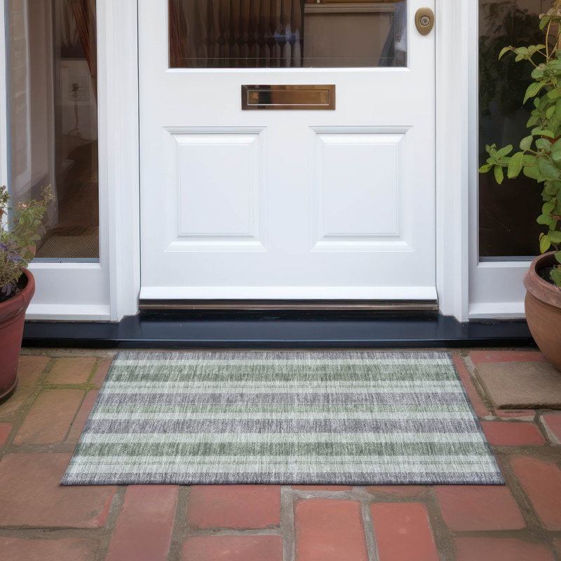 Tapis vert intérieur / extérieur lavable à la machine Xhevrie, Rectangle 1 pi 8 po x 2 pi 6 po