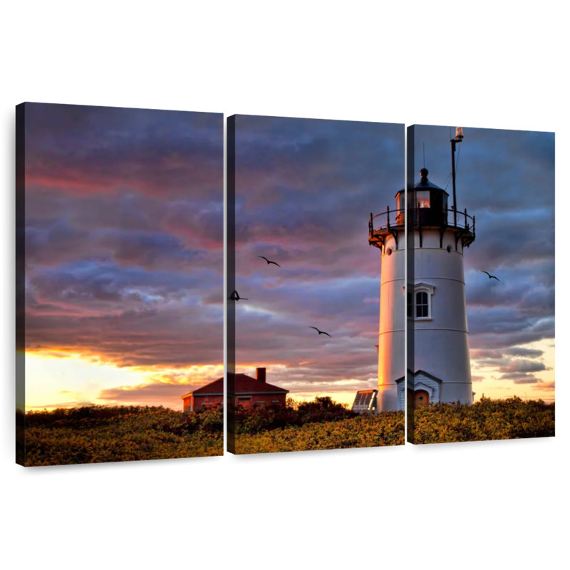 Coucher de soleil sur le phare de Lilie Race Point, H 48 po x l 74 po