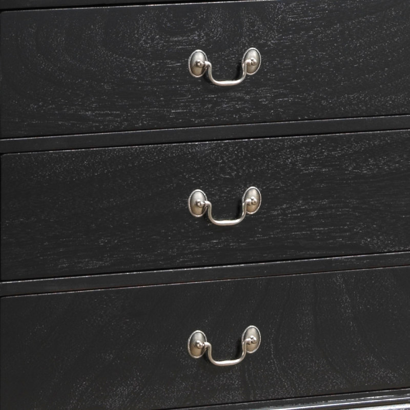 Charmant coffre de rangement traditionnel noir