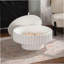 Table basse ronde cannelée blanche: conception de rangement relevable, texture élégante, parfaite pour la vie moderne