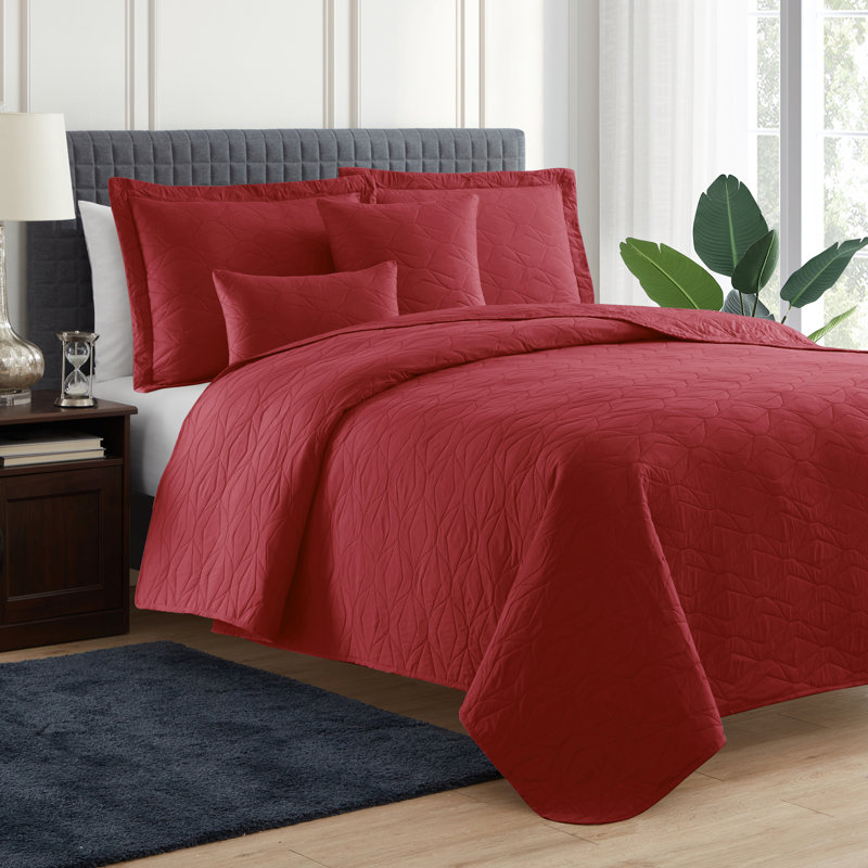 Ellipse Wave Premium Microfiber Reversible Quilt Set, Twin Quilt + 3 Pillow Shams, Red