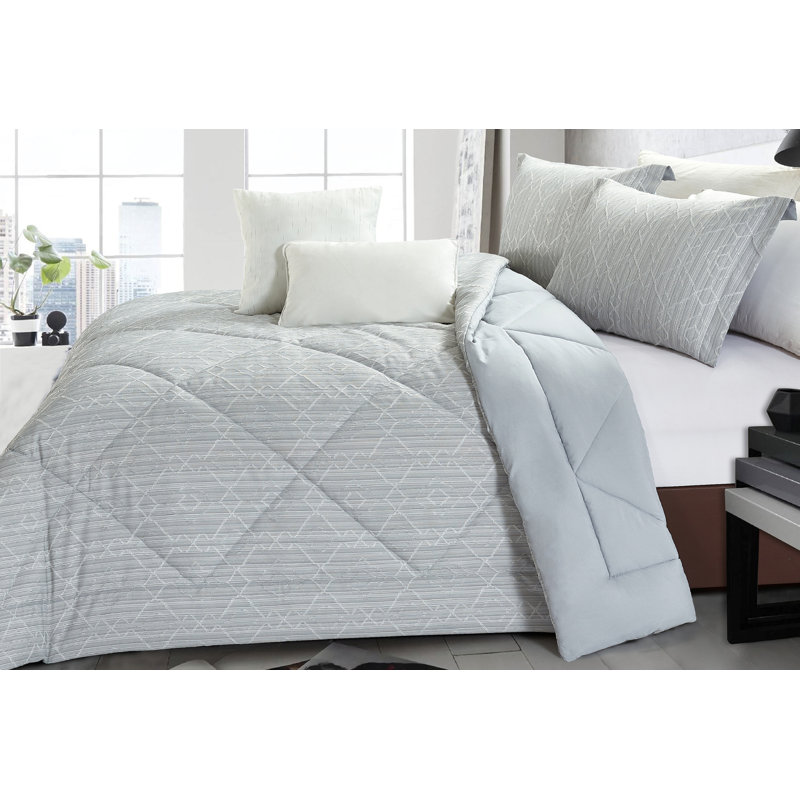 Lynnie Polyester Comforter, Queen Comforter + 2 Shams + 2 Throw Pillows