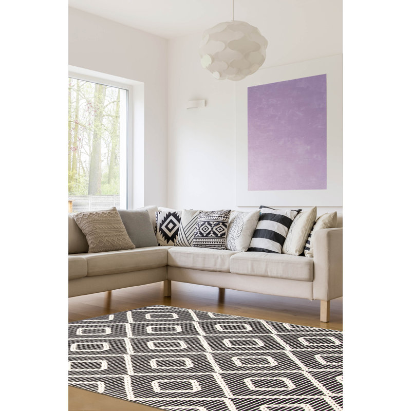 Tapis noir unique 4 pi 9 po x 7 pi 9 po Sienna