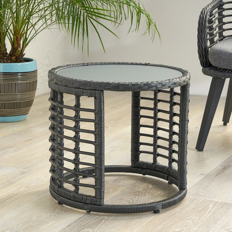 Élégante table basse en bois avec rangement dissimulé, parfaite pour organiser et rehausser le décor de votre salon.