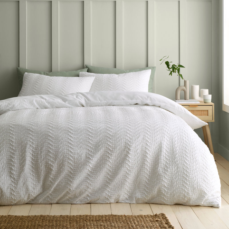 Heatset Wave Duvet Cover Set, Kingsize Duvet Cover + 2 Standard Pillowcases, White