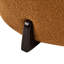 Citrouille ronde orange avec boucle et pieds en bois évasés, pour une assise supplémentaire en tant que table d'appoint fonctionnelle-561765793-561765794
