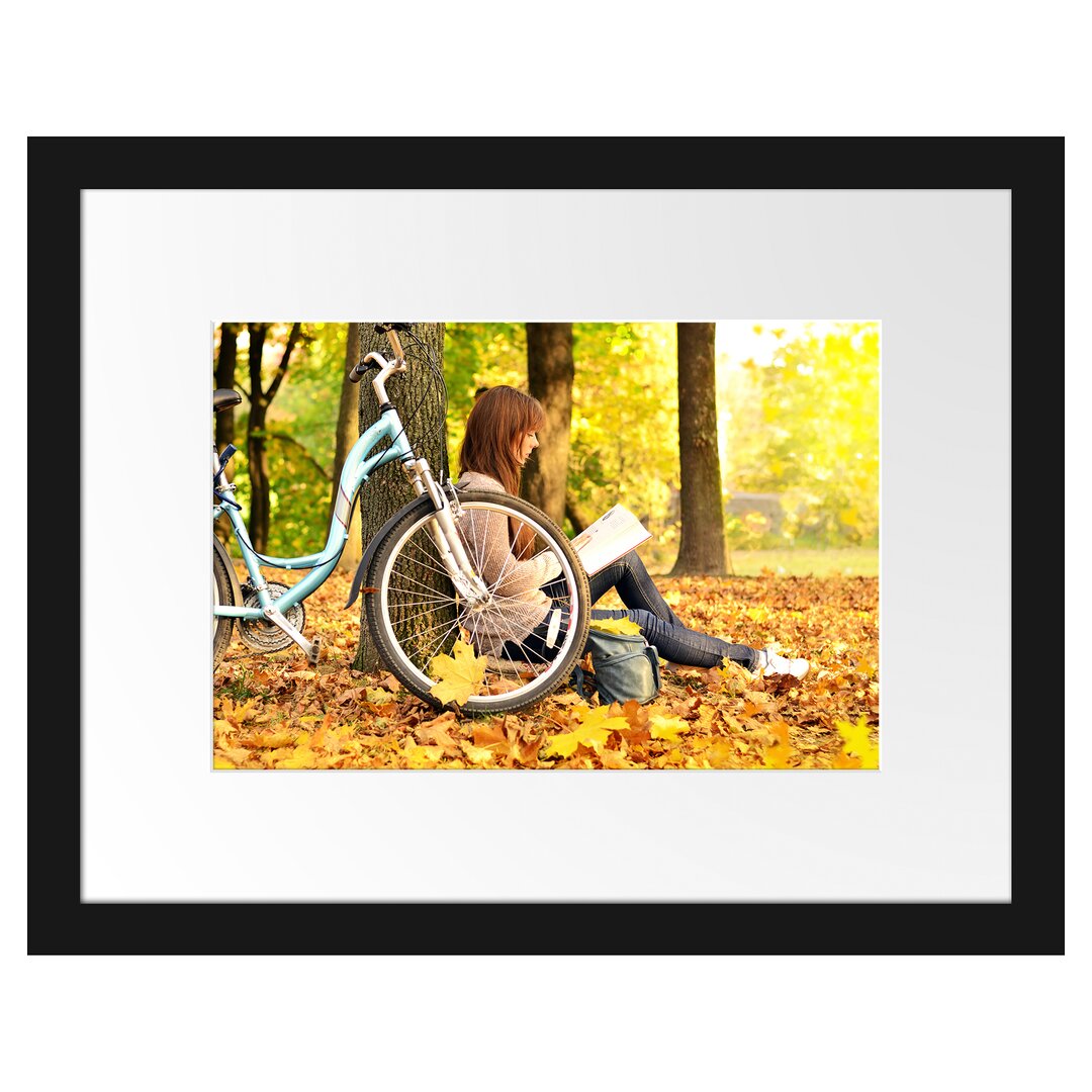 Gerahmtes Poster Teenager Girl with Bike