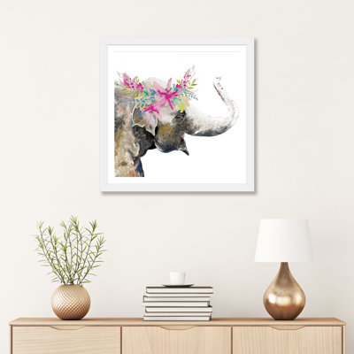 Éléphant d'eau avec couronne de fleurs par Patricia Pinto - reproduction d'art