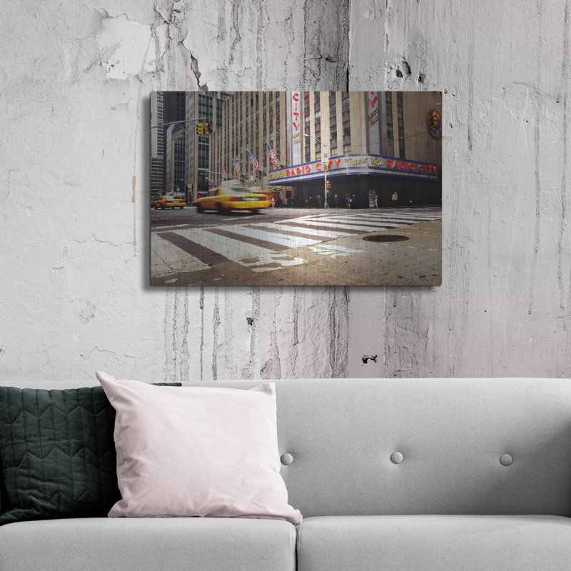 «NYC Radio City» par Nina Paponcek, H 24 po x l 36 po