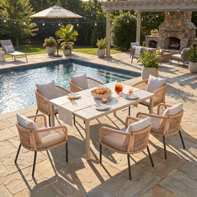 Ensemble repas pour 6 personnes avec table de salle à manger rectangulaire 63 po et 6 chaises en rotin avec coussins et coussins