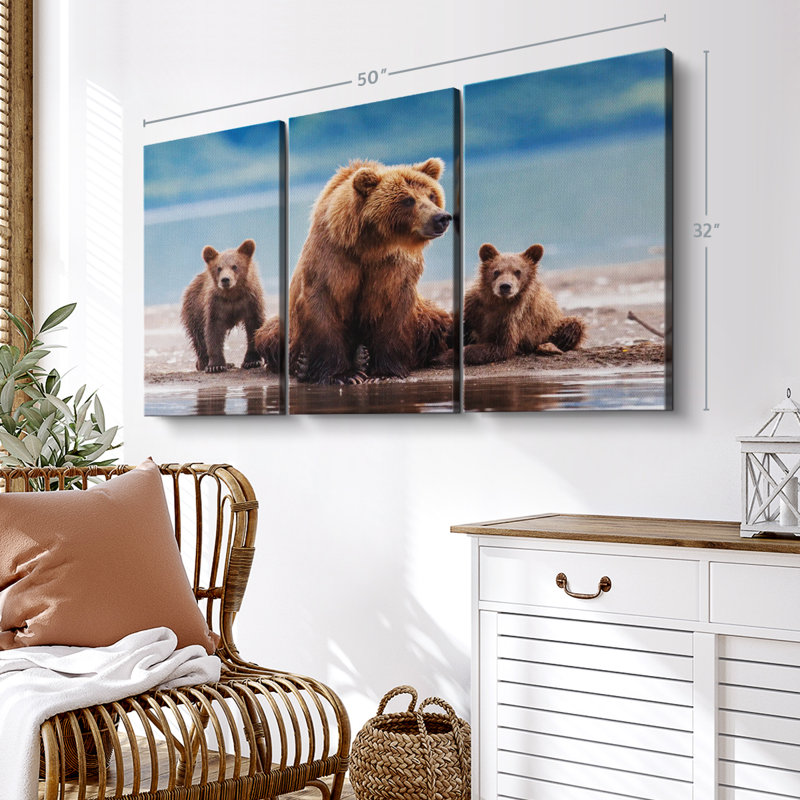 «Kamhatka Bear Family», 3 pièces sur toile, H 32 po x l 50 po x P 1,25 po