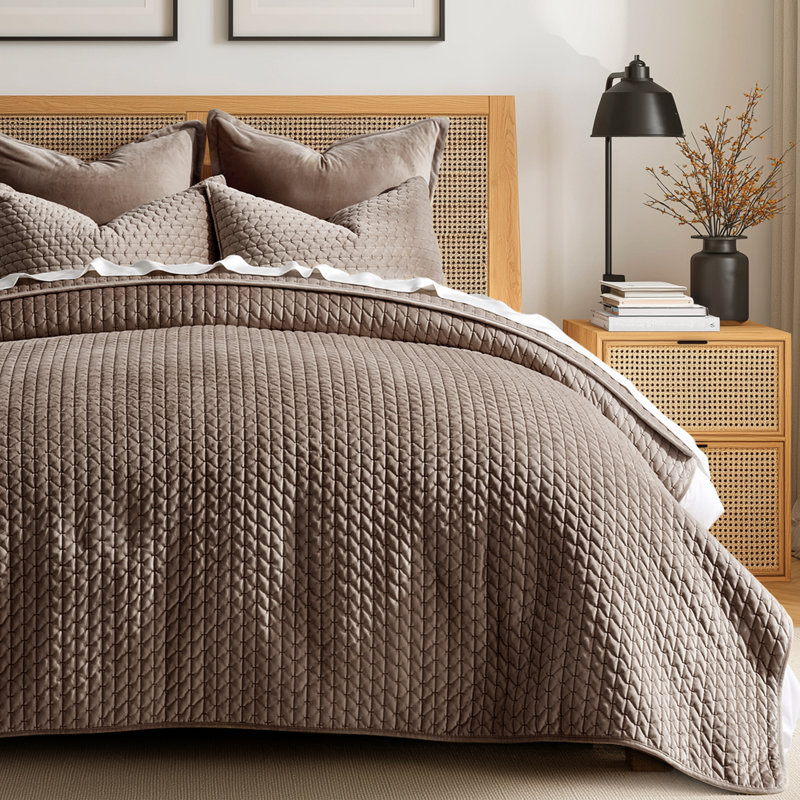 Cross-Stitch Velvet Quilt Set 3 Pieces, Queen, Mushroom Brown