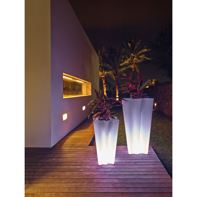 Bye-Bye Resin Pot Planter, 39.25" H x 23.5" W x 22" D, White