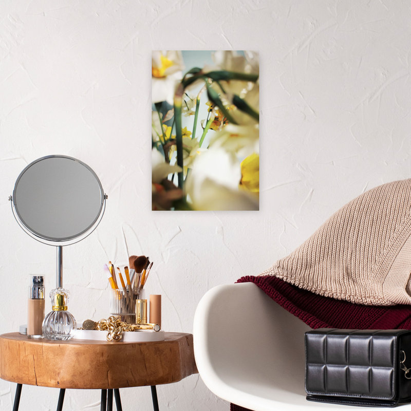 Art contemporain avec jonquille contemporaine, H 18 po x l 12 po