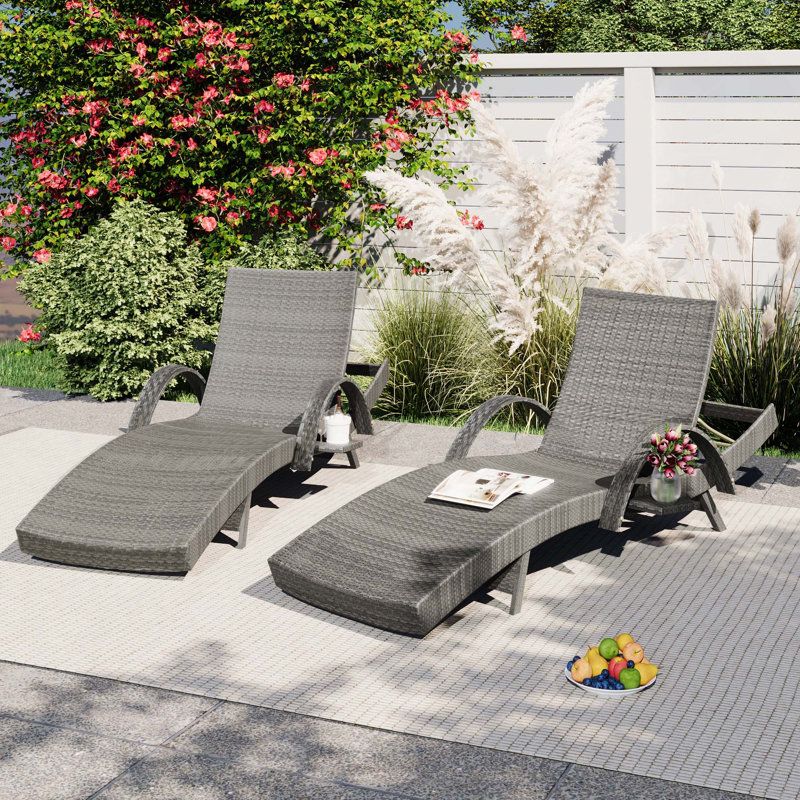 Ensemble de 2 chaises longues en osier d'extérieur avec dossier réglable à 5 niveaux, Gris