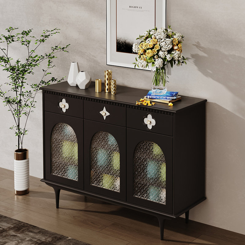 Hayward, Black