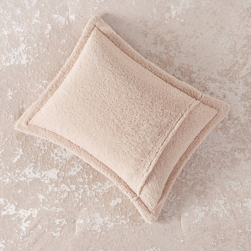 Édredon rose en velours froissé avec dossier chaud