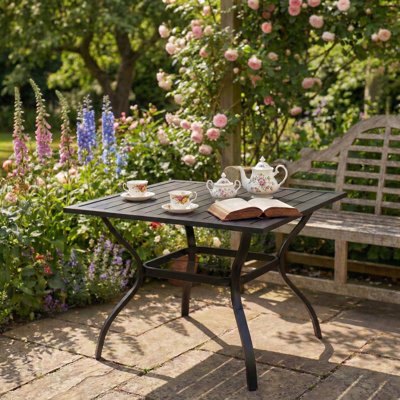 Table de bistro en métal et acier