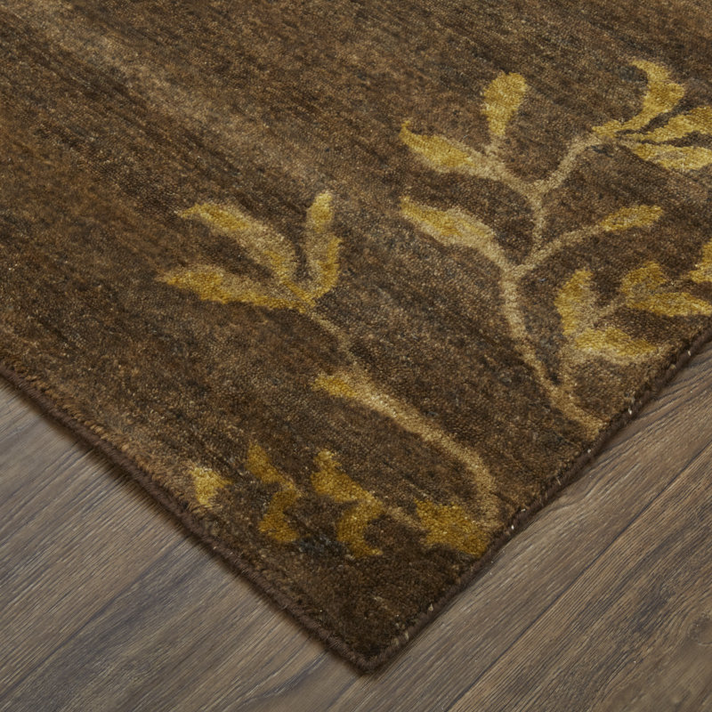 Wool Floral Area Rug in Green/Gold, Rectangle 4' x 6'