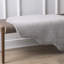 Tapis gris clair en fausse fourrure à poils longs tissé à la machine Khyrie-394862489