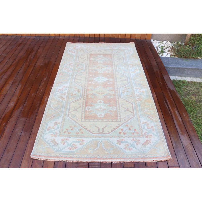 Tapis turc Anatolian fabriqué à la main dans des tons pastel pour décorer le salon
