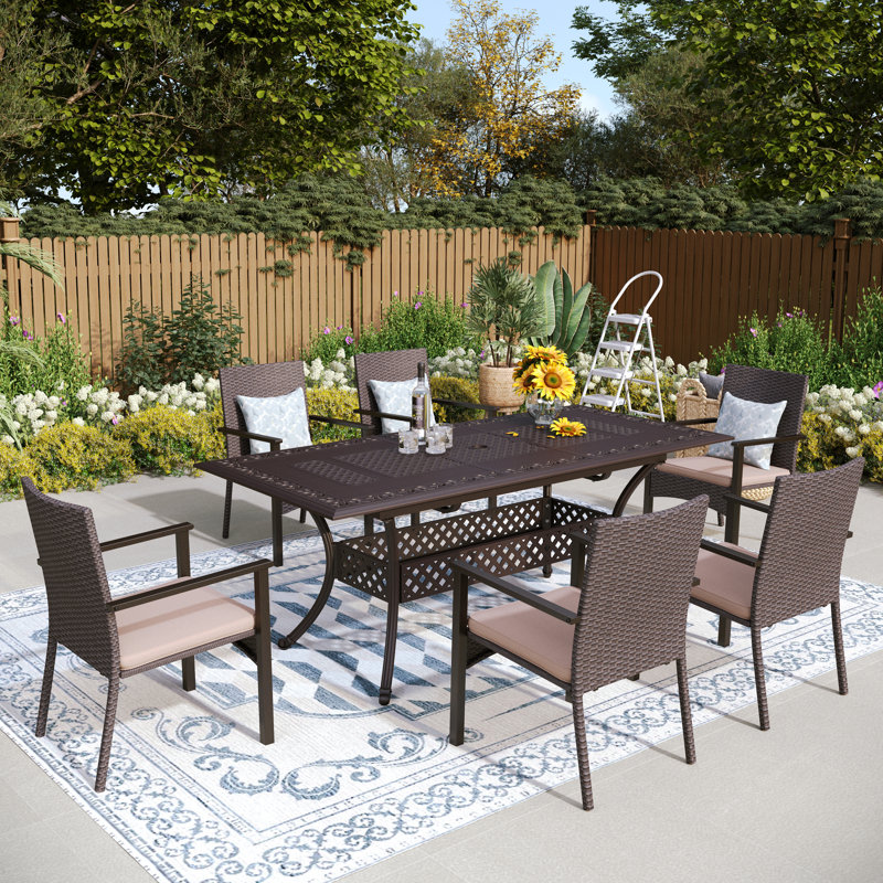 Ensemble repas pour 6 personnes avec table rectangulaire extensible Gingras, coussins inclus, Beige