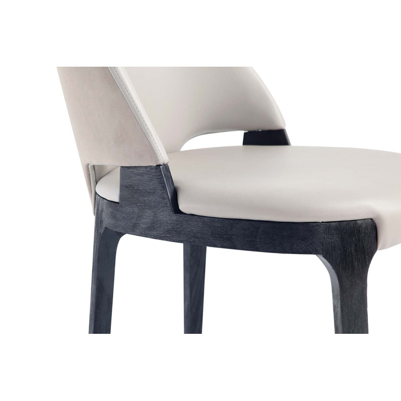 Chaise de salle à manger rembourrée en cuir de hêtre Kara, Gris clair