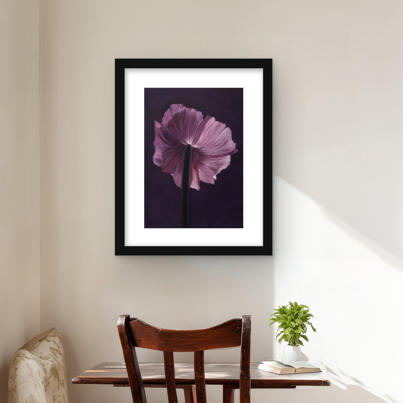 Pétales mauves - impression florale romantique encadrée pour la décoration intérieure, H 20 po x l 16 po, Noir