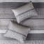 Courtepointe 6 pièces - Gris / taupe réversible double / grand coussins brodés et plissés literie lavable à la machine
