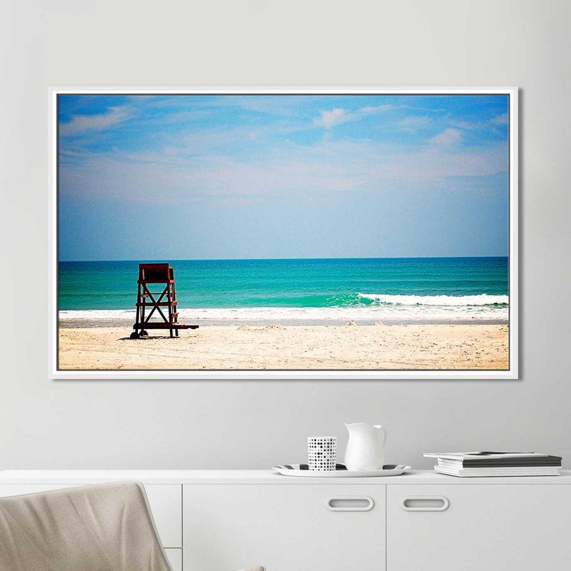 «Off Duty», reproduction de photo, H 27,5 po x l 43,5 po x P 2 po, Cadre flottant blanc
