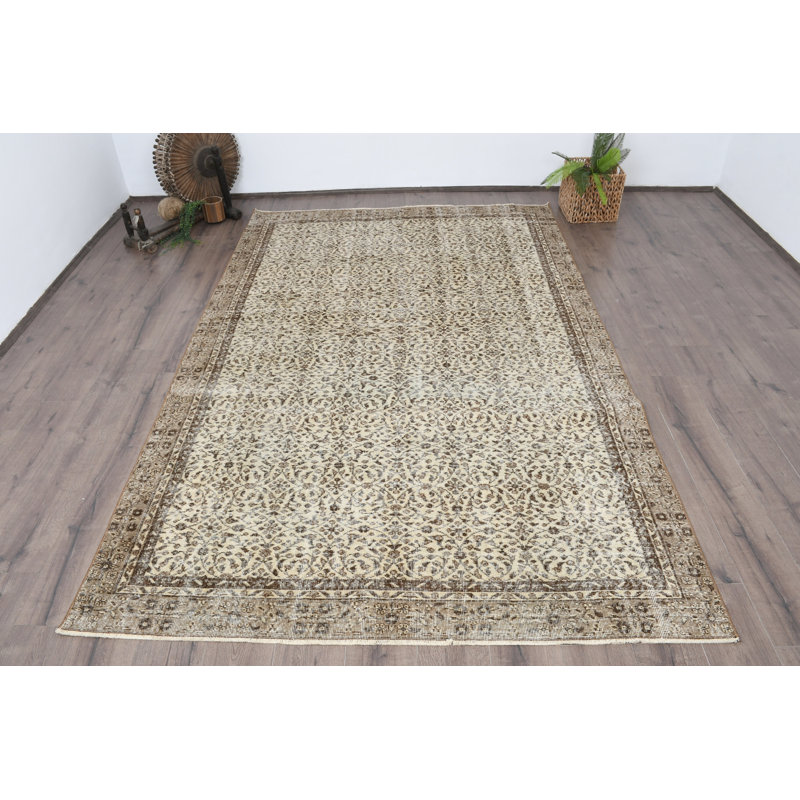 Tapis beige 73,3 x 115 po