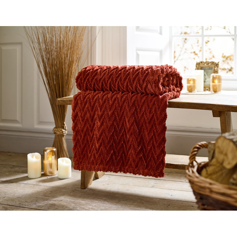 Tadcaster Luxury Soft Chevron Throw 140x180cm Warm Blanket, Red