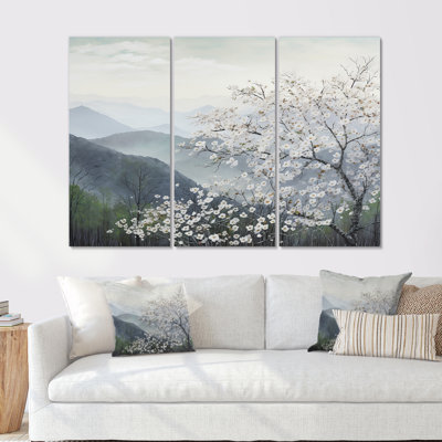 Fleurs de cornouiller japonais - Colline