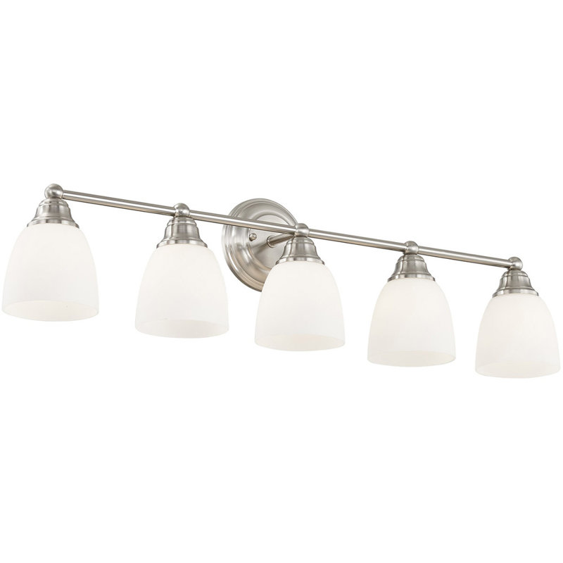 Éclairage pour meuble-lavabo à 5 lumières Faribault, Blanc opale satiné / nickel brossé