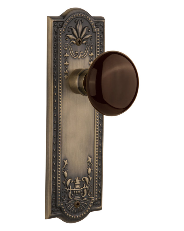 Plaque Meadows avec bouton de porte en porcelaine brune, Laiton antique