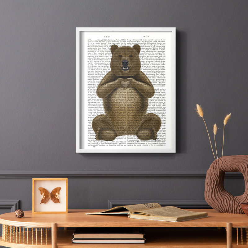 «Bear and Hand Heart», reproduction encadrée - bois massif, H 20 po x l 16 po, Blanc