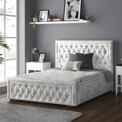 Oneybrook Upholstered Bed