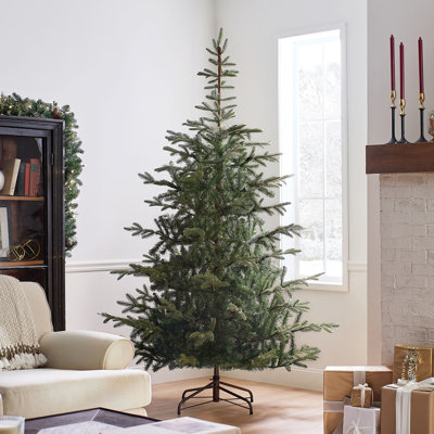 7.5ft. Feel Real Scandinavian Spruce Christmas Tree