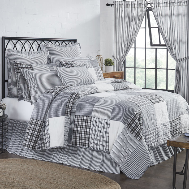 Sawyer Mill Black and White Cotton Patchwork Queen Quilt