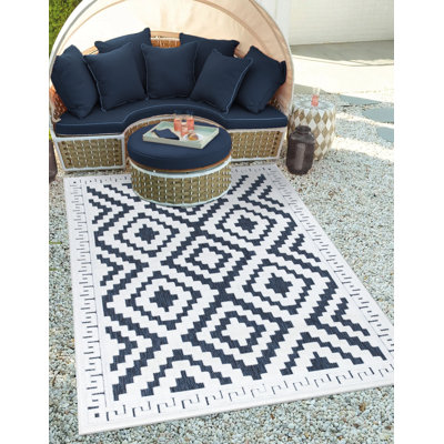 Ibarra Geometric Area Rug
