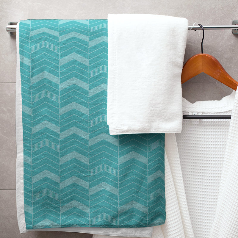 Serviette de bain à chevrons alignés Stephenie, Bleu sarcelle / argenté