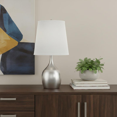 Lampe de table 24 po avec abat-jour blanc 24 po