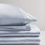 Très grand drap de satin bleu très grand - 6 pièces, froissé, lisse et soyeux, comprend 1 plat, 4 taies d'oreiller ajustées à texture soyeuse, convient aux matelas de 16 po, drap plat,