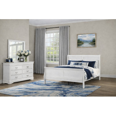 Classic Sleigh Bedroom Set in White Finish
