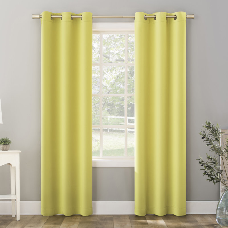 Panneau de rideau occultant avec œillets Burrier Wayfair Basics, L 40 po x L 95 po, Jaune citron